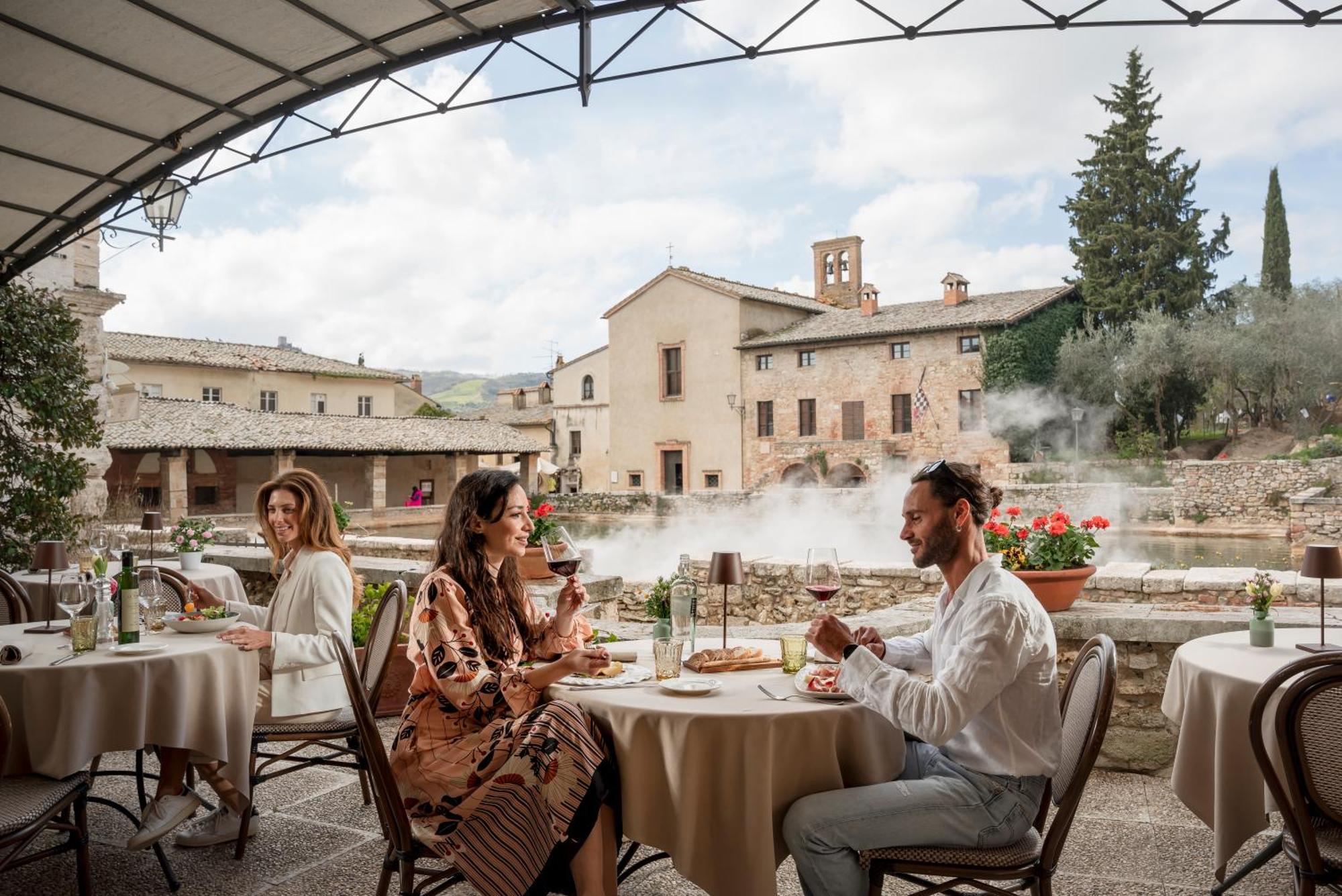 Albergo Le Terme Баньо-Виньони Экстерьер фото